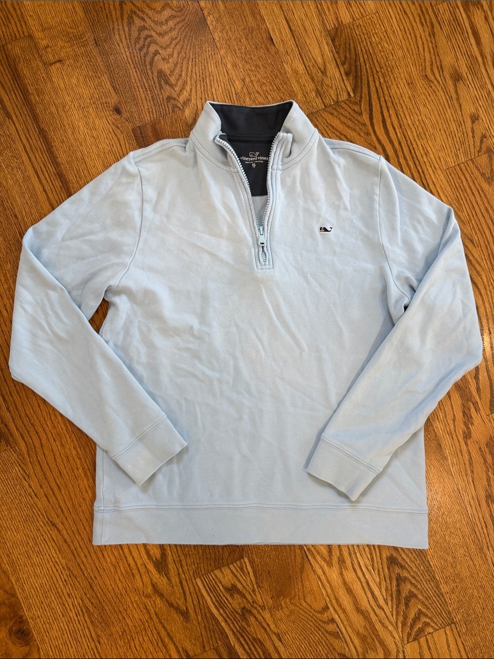 Boy’s Vineyard Vines Quarter Zip Pullover. Size XL. Like New Condition.